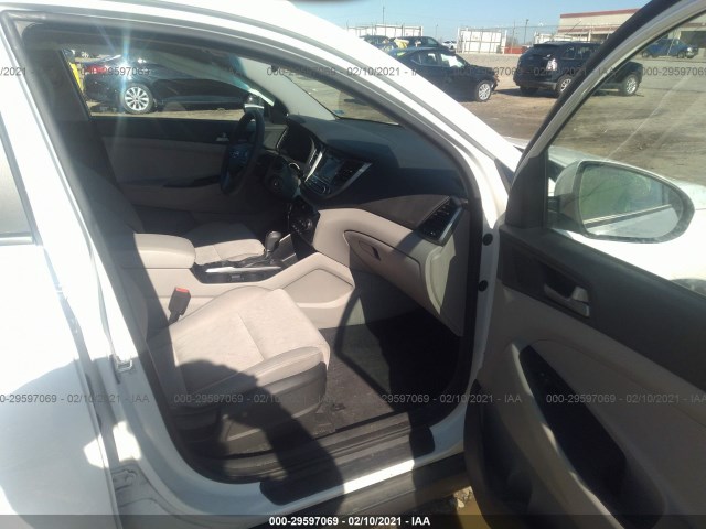 Photo 4 VIN: KM8J33A40GU071907 - HYUNDAI TUCSON 