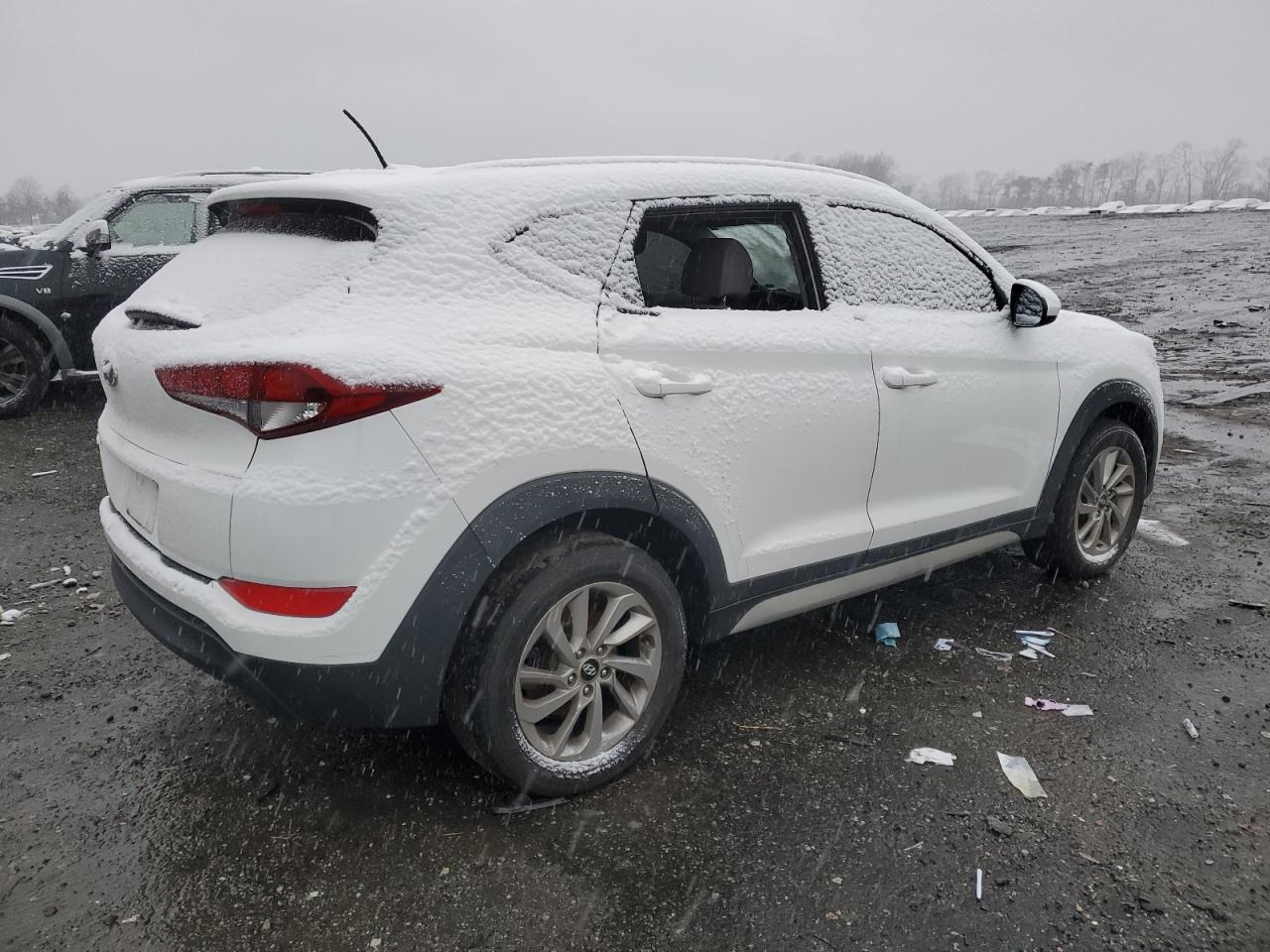 Photo 2 VIN: KM8J33A40HU413633 - HYUNDAI TUCSON 