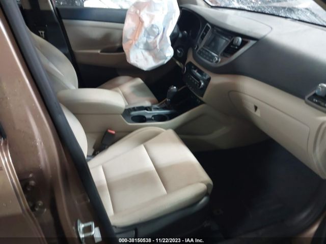 Photo 4 VIN: KM8J33A40HU568263 - HYUNDAI TUCSON 