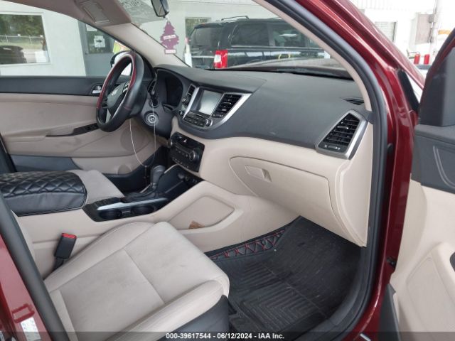 Photo 4 VIN: KM8J33A40JU600702 - HYUNDAI TUCSON 