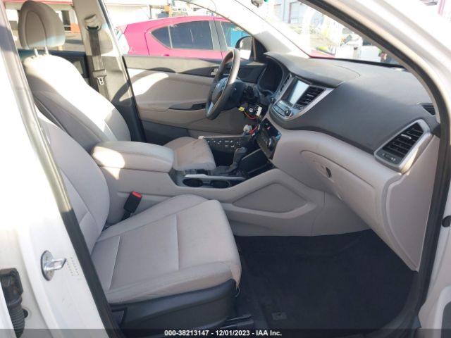 Photo 4 VIN: KM8J33A40JU695570 - HYUNDAI TUCSON 