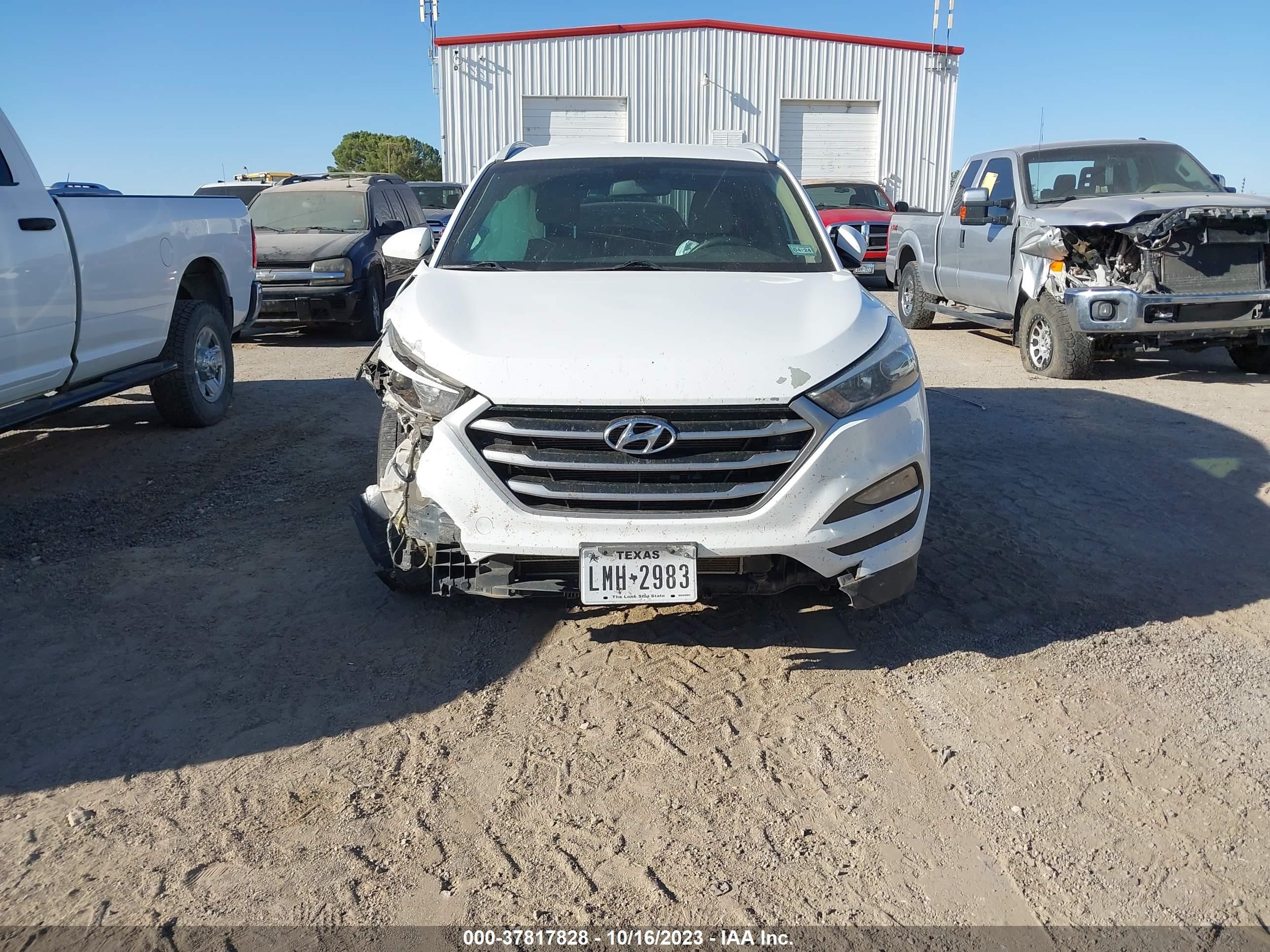 Photo 12 VIN: KM8J33A40JU739163 - HYUNDAI TUCSON 