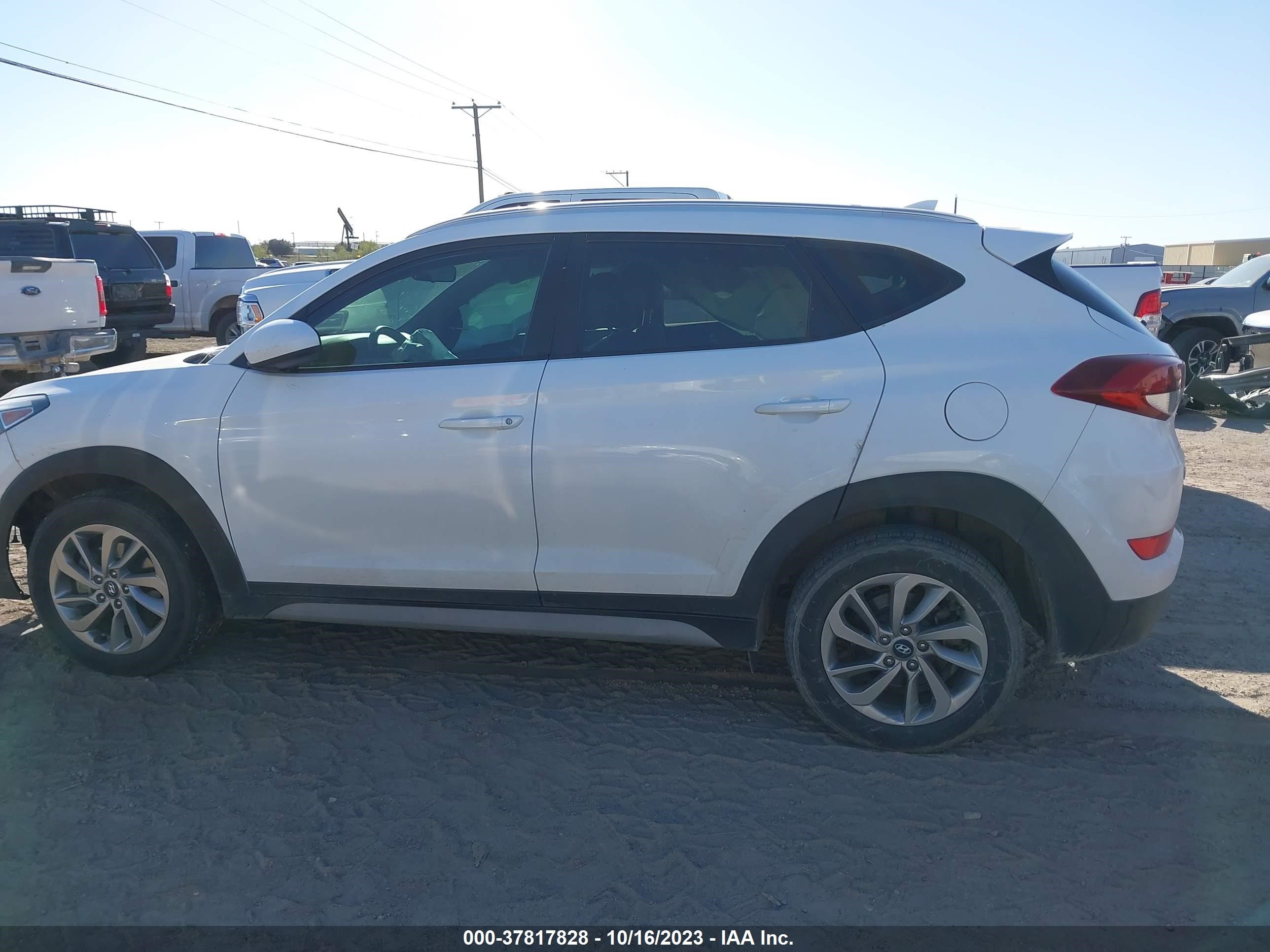 Photo 14 VIN: KM8J33A40JU739163 - HYUNDAI TUCSON 