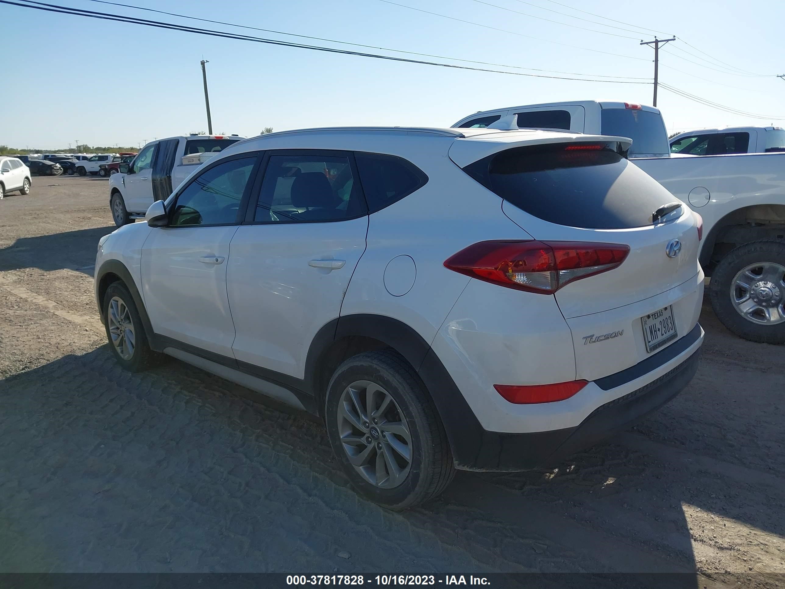 Photo 2 VIN: KM8J33A40JU739163 - HYUNDAI TUCSON 