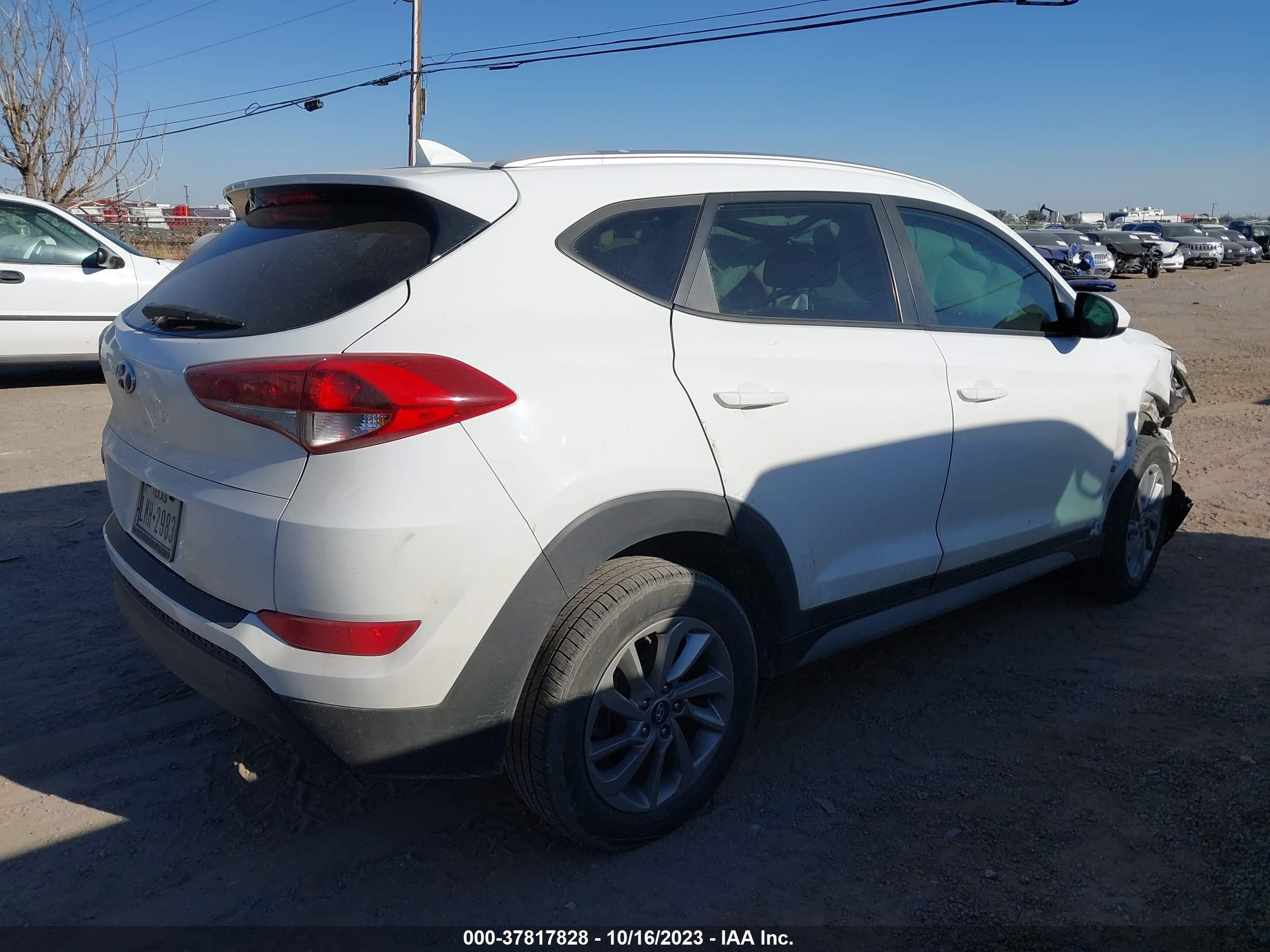 Photo 3 VIN: KM8J33A40JU739163 - HYUNDAI TUCSON 