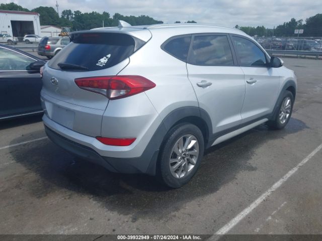 Photo 3 VIN: KM8J33A40JU806067 - HYUNDAI TUCSON 