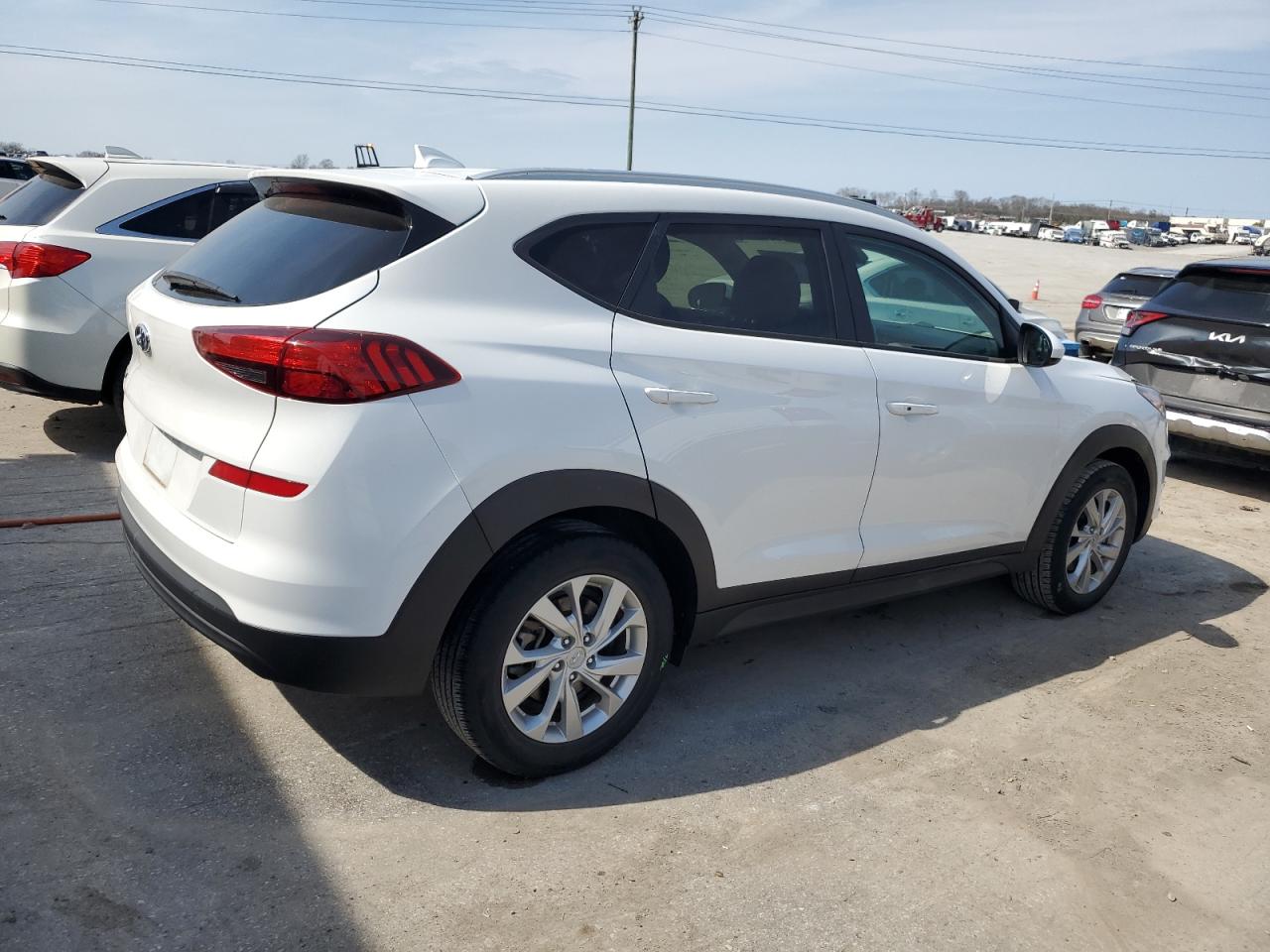 Photo 2 VIN: KM8J33A40KU868957 - HYUNDAI TUCSON 