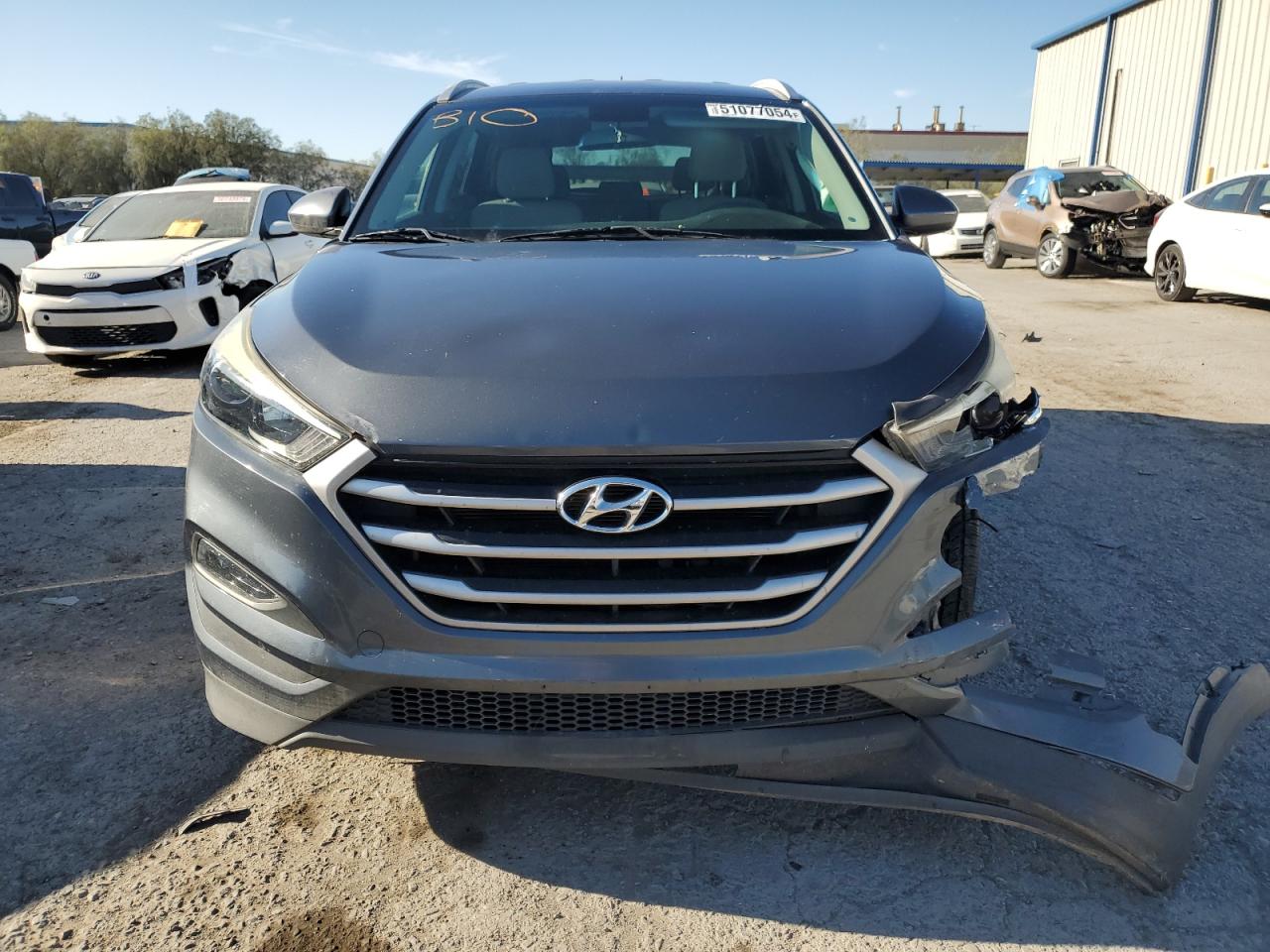 Photo 4 VIN: KM8J33A41HU461576 - HYUNDAI TUCSON 