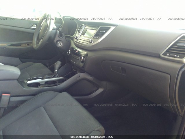 Photo 4 VIN: KM8J33A41HU468057 - HYUNDAI TUCSON 