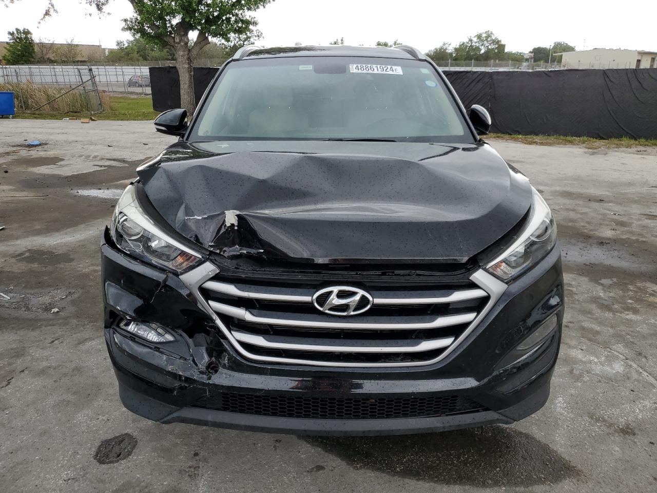 Photo 4 VIN: KM8J33A41JU653568 - HYUNDAI TUCSON 