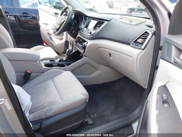 Photo 4 VIN: KM8J33A41JU664442 - HYUNDAI TUCSON 