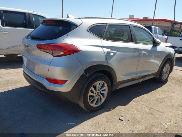 Photo 3 VIN: KM8J33A41JU717317 - HYUNDAI TUCSON 