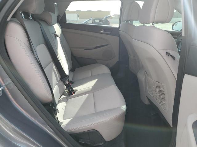 Photo 9 VIN: KM8J33A41JU725840 - HYUNDAI TUCSON 