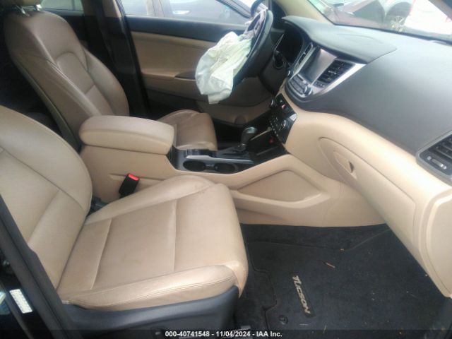 Photo 4 VIN: KM8J33A41JU737986 - HYUNDAI TUCSON 