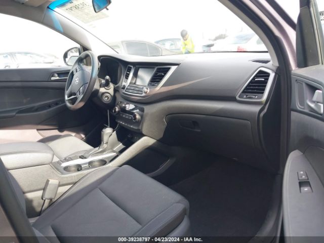 Photo 4 VIN: KM8J33A41JU755016 - HYUNDAI TUCSON 