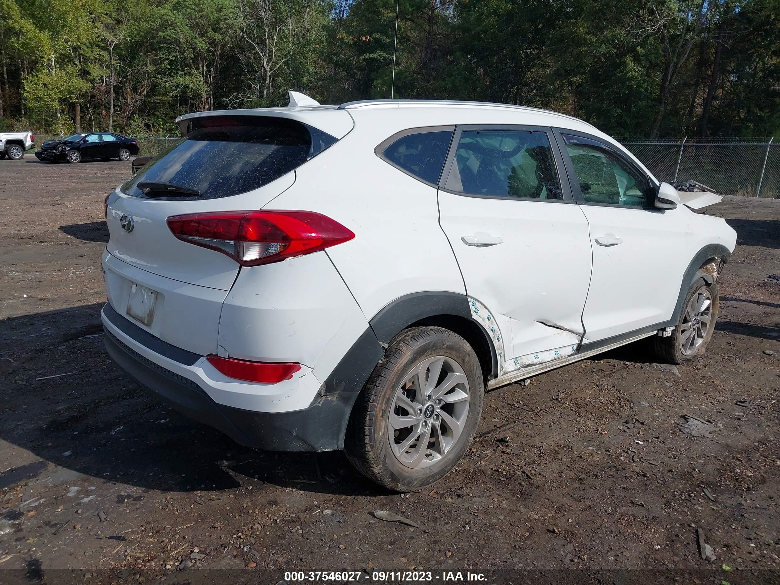 Photo 3 VIN: KM8J33A41JU804151 - HYUNDAI TUCSON 