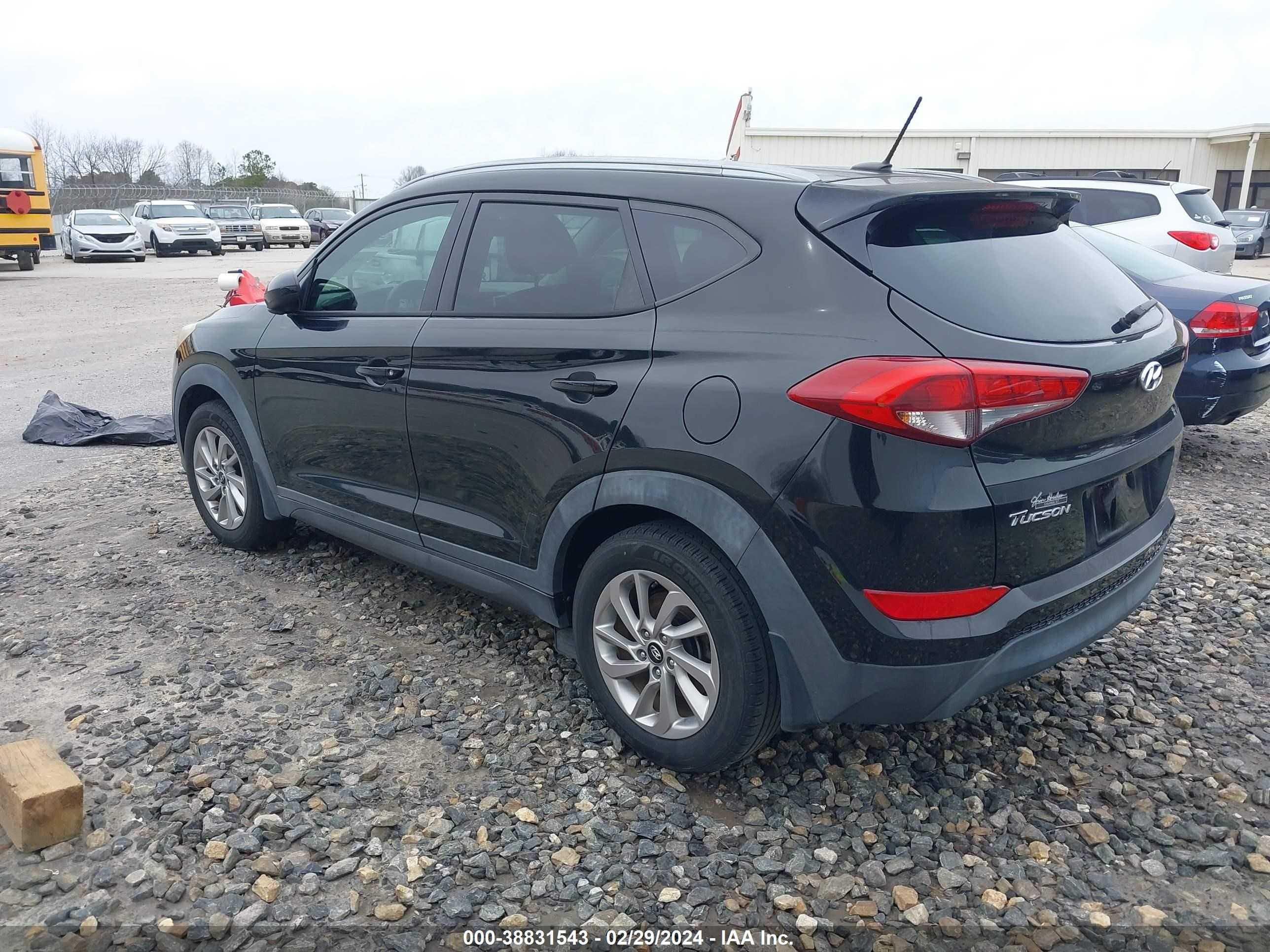 Photo 2 VIN: KM8J33A42GU090541 - HYUNDAI TUCSON 