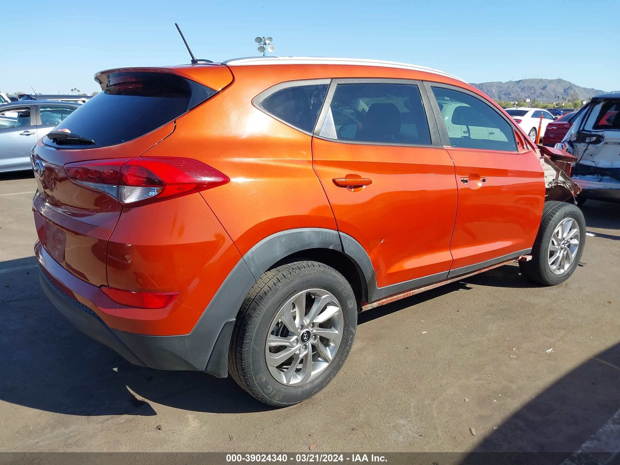 Photo 3 VIN: KM8J33A42HU487247 - HYUNDAI TUCSON 