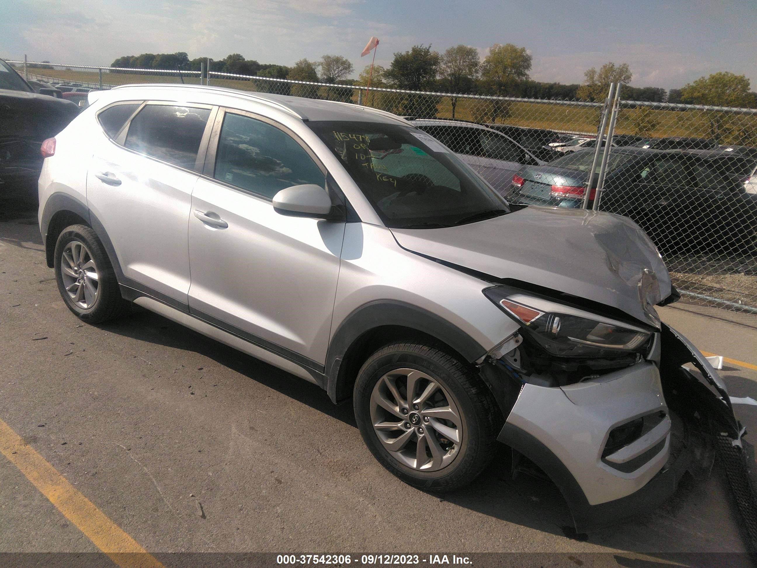 Photo 0 VIN: KM8J33A42HU567454 - HYUNDAI TUCSON 