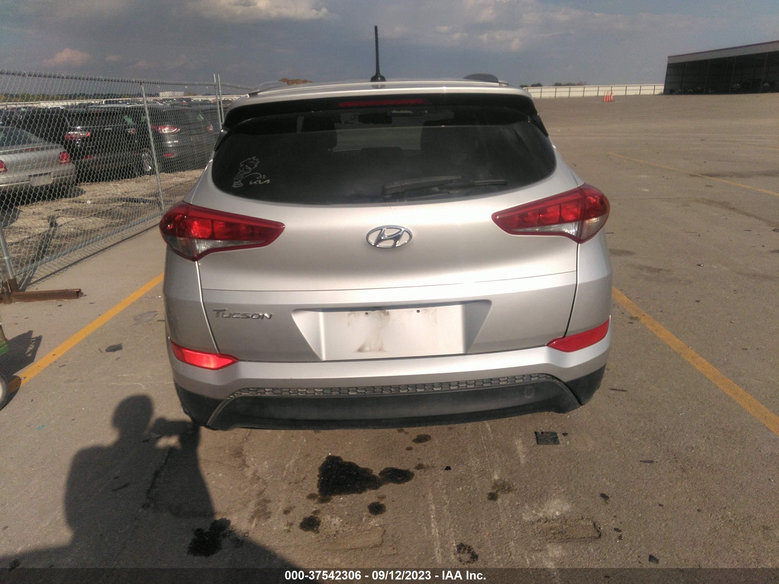 Photo 15 VIN: KM8J33A42HU567454 - HYUNDAI TUCSON 