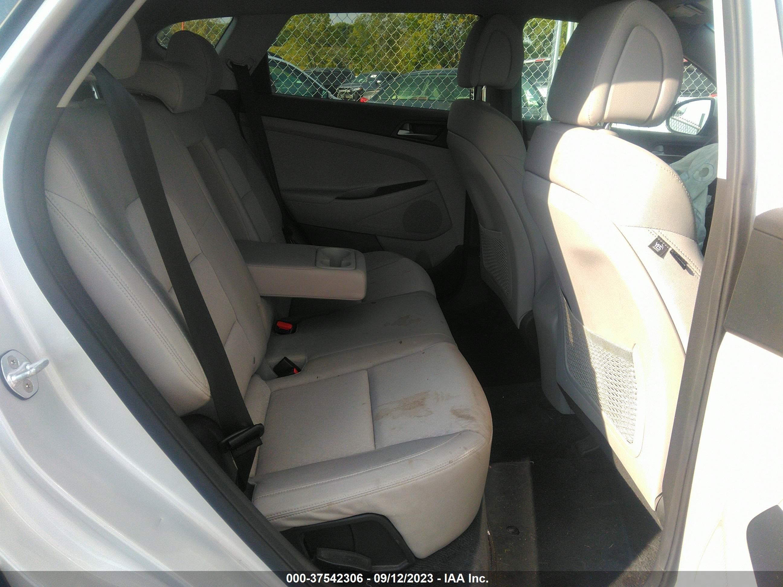 Photo 7 VIN: KM8J33A42HU567454 - HYUNDAI TUCSON 