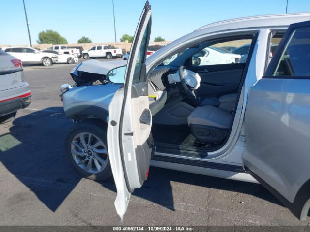 Photo 4 VIN: KM8J33A42HU587249 - HYUNDAI TUCSON 