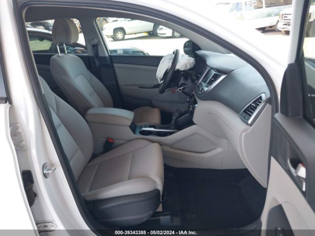 Photo 4 VIN: KM8J33A42JU630655 - HYUNDAI TUCSON 