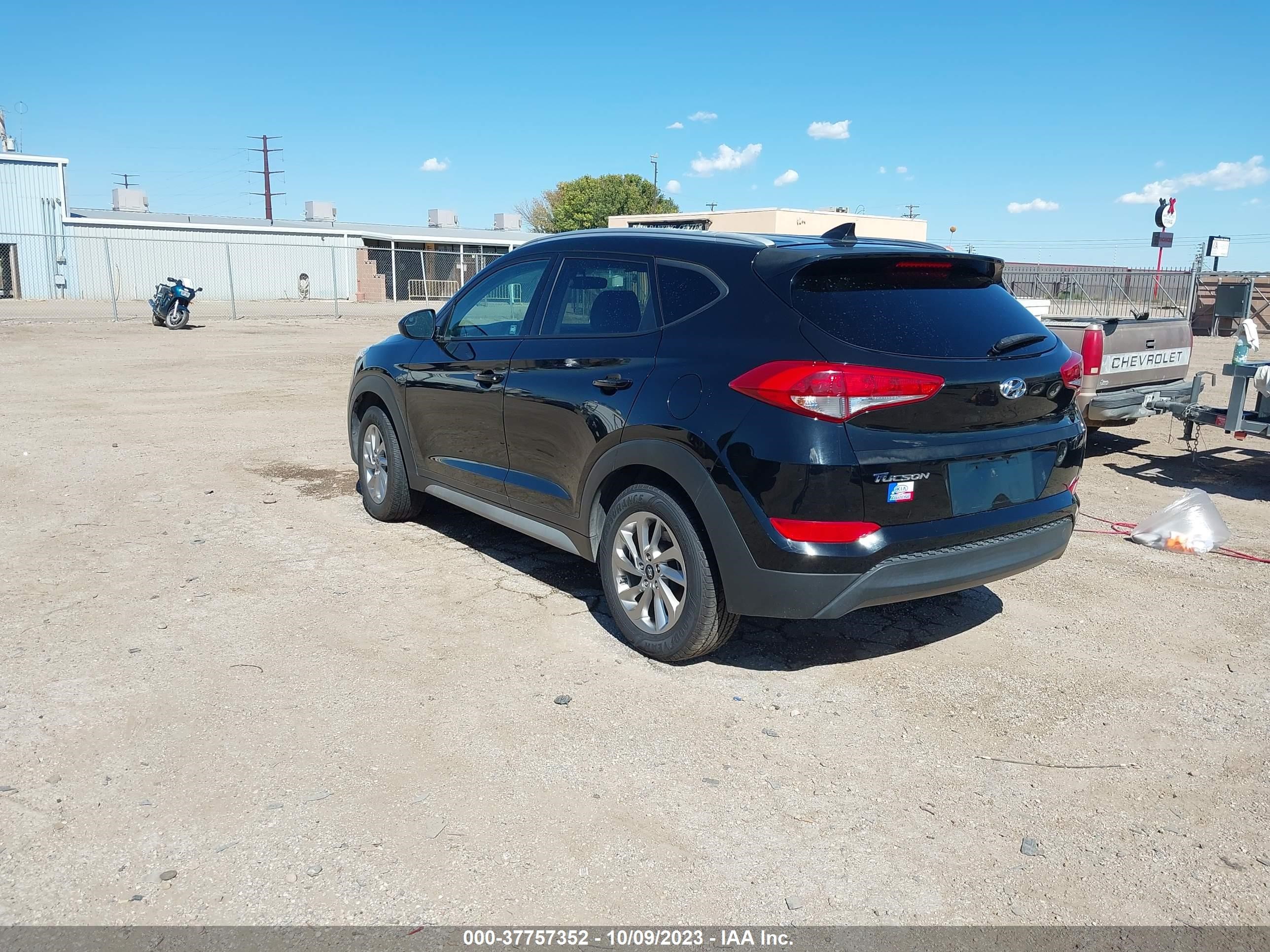 Photo 2 VIN: KM8J33A42JU708481 - HYUNDAI TUCSON 