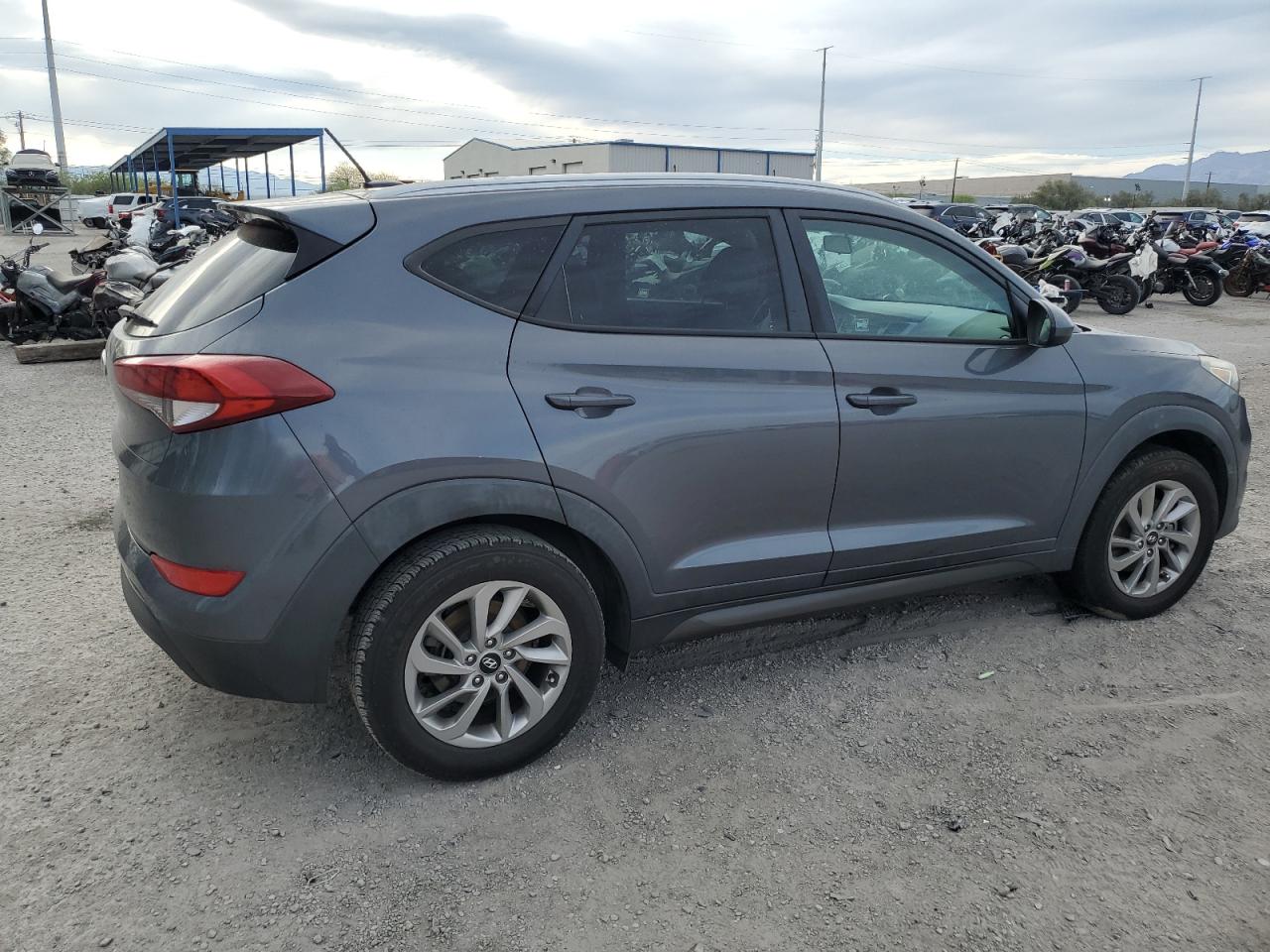 Photo 2 VIN: KM8J33A43GU090189 - HYUNDAI TUCSON 