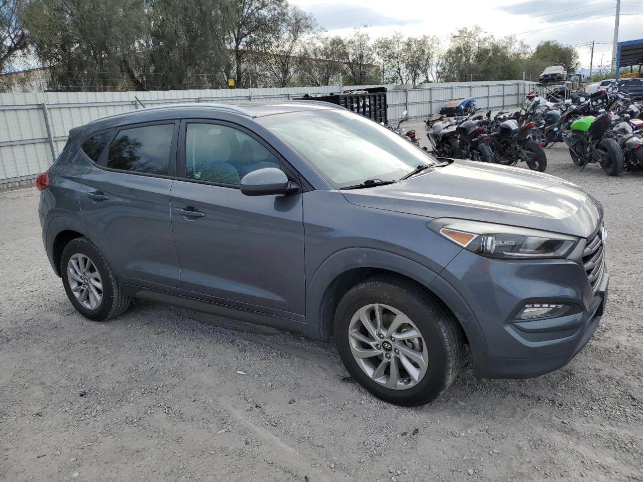 Photo 3 VIN: KM8J33A43GU090189 - HYUNDAI TUCSON 