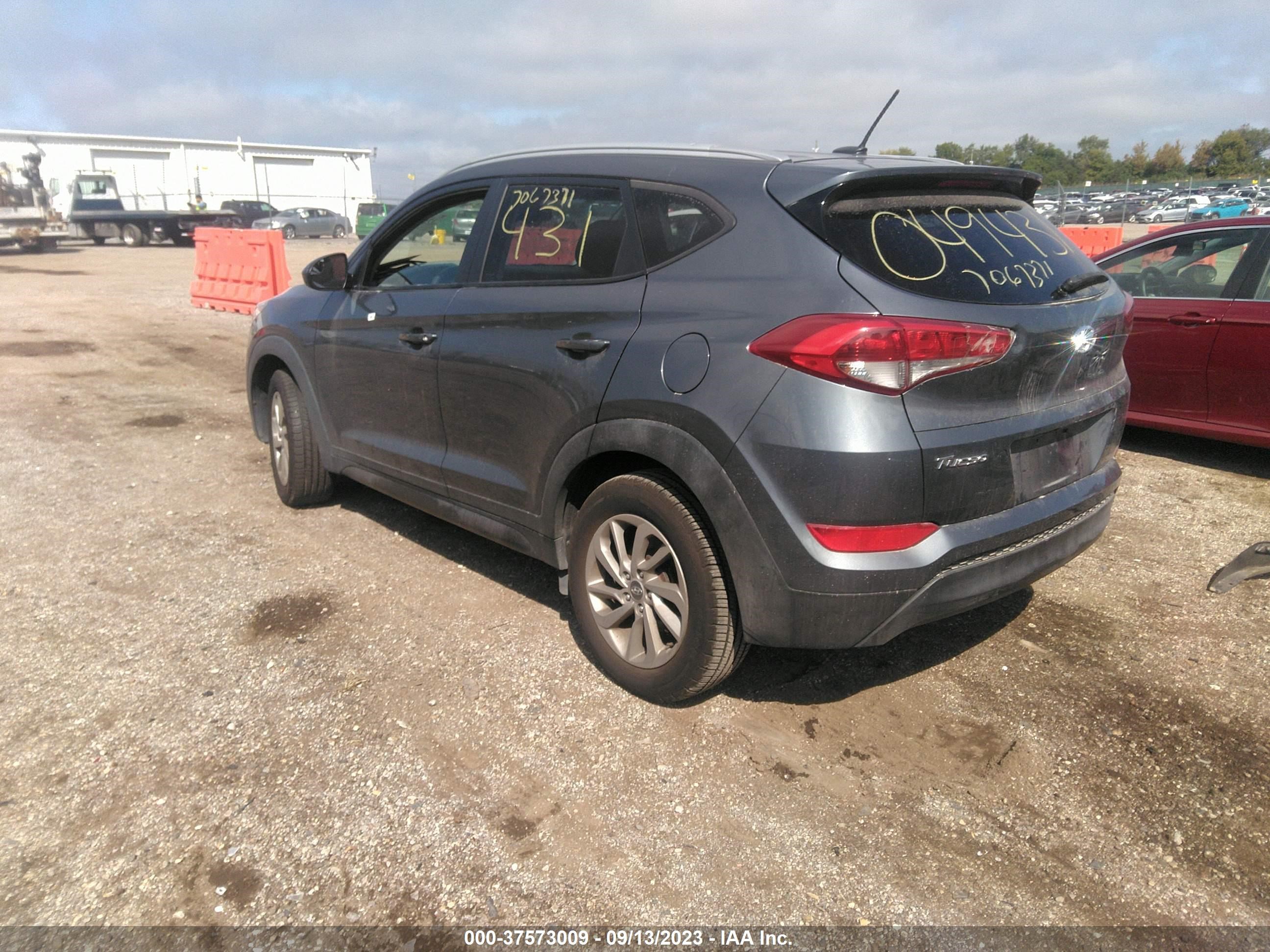 Photo 2 VIN: KM8J33A43GU114006 - HYUNDAI TUCSON 