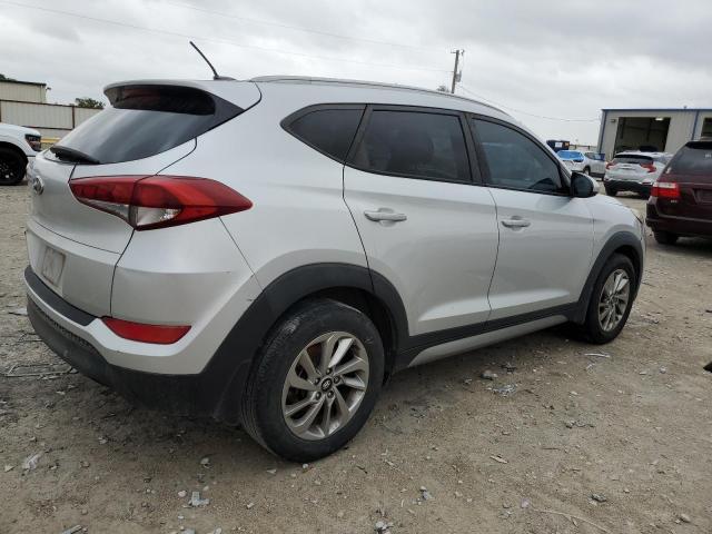 Photo 2 VIN: KM8J33A43HU327491 - HYUNDAI TUCSON LIM 