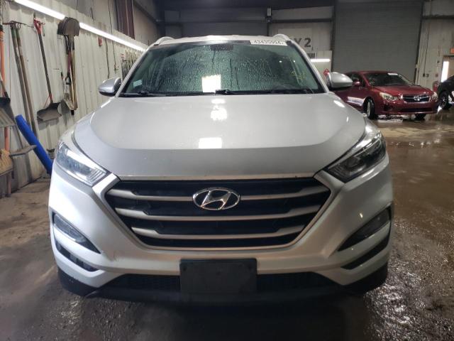 Photo 4 VIN: KM8J33A43HU423976 - HYUNDAI TUCSON 