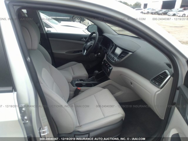 Photo 4 VIN: KM8J33A43JU639512 - HYUNDAI TUCSON 