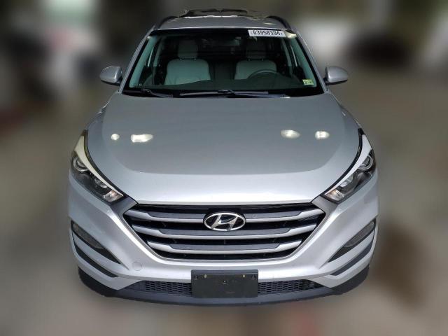 Photo 4 VIN: KM8J33A43JU670906 - HYUNDAI TUCSON 