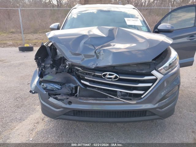 Photo 9 VIN: KM8J33A43JU720932 - HYUNDAI TUCSON 