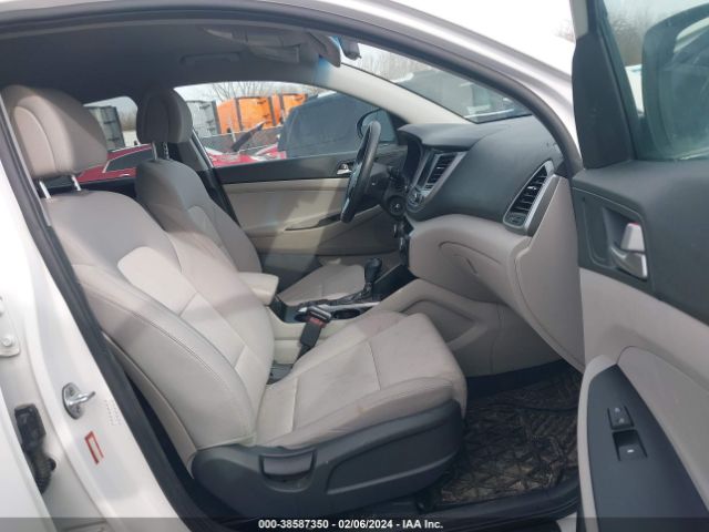 Photo 4 VIN: KM8J33A43JU746964 - HYUNDAI TUCSON 