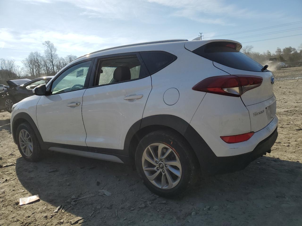 Photo 1 VIN: KM8J33A43JU748195 - HYUNDAI TUCSON 