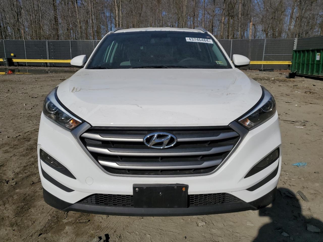 Photo 4 VIN: KM8J33A43JU748195 - HYUNDAI TUCSON 