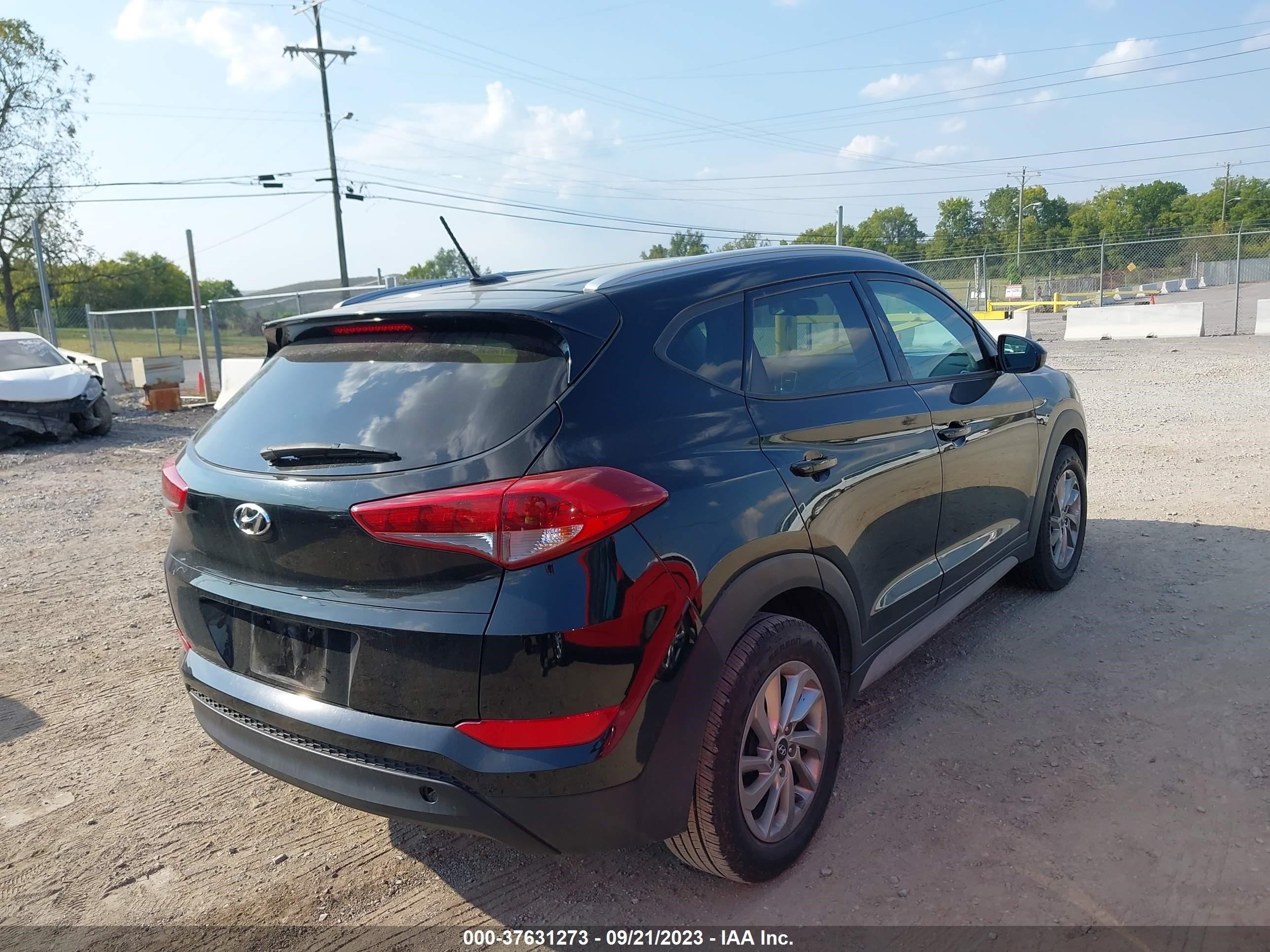 Photo 3 VIN: KM8J33A44HU280262 - HYUNDAI TUCSON 