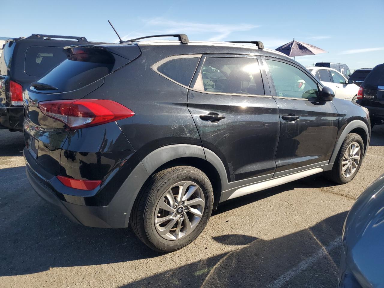 Photo 2 VIN: KM8J33A44HU373511 - HYUNDAI TUCSON 