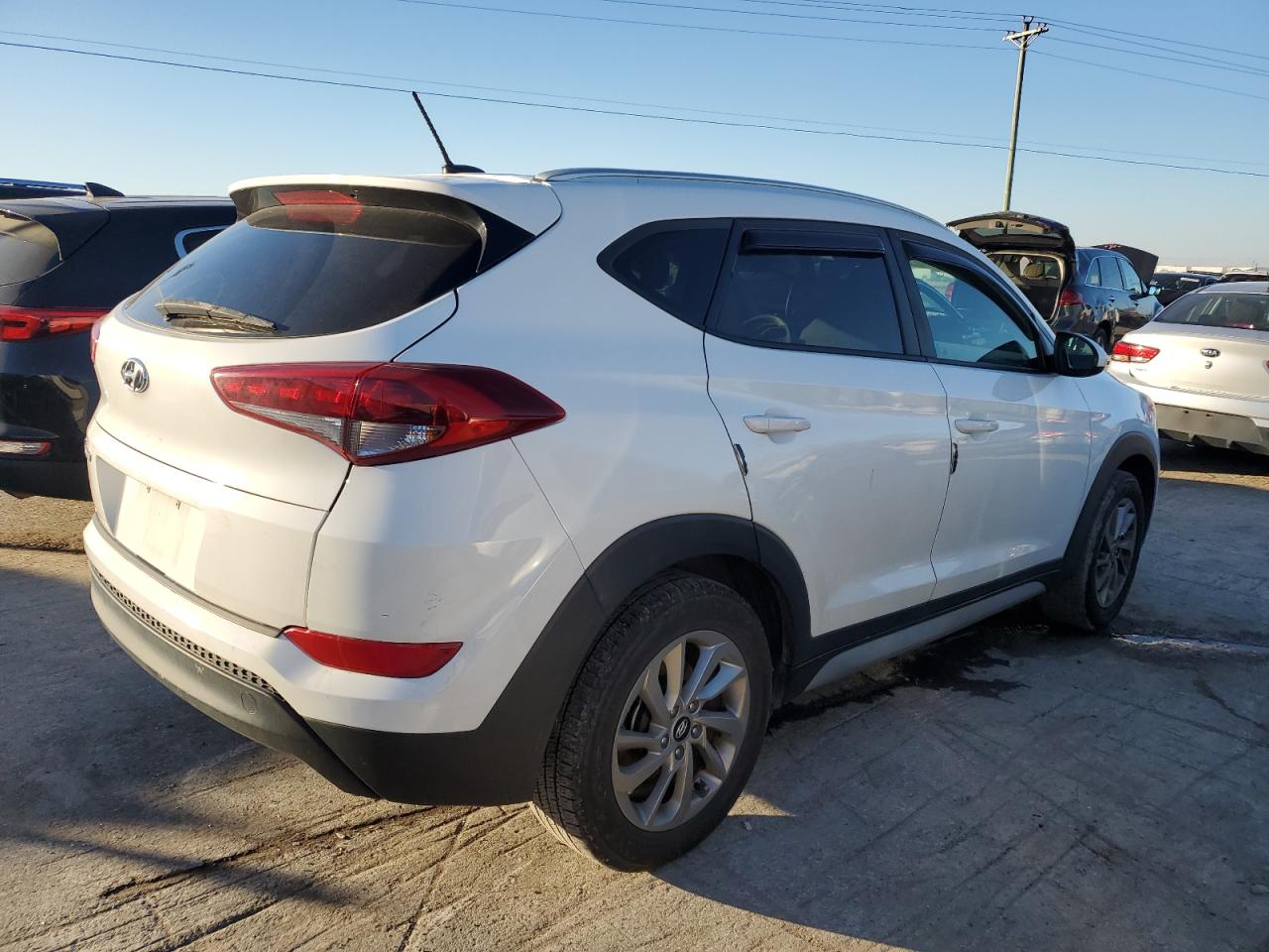 Photo 2 VIN: KM8J33A44HU544452 - HYUNDAI TUCSON 