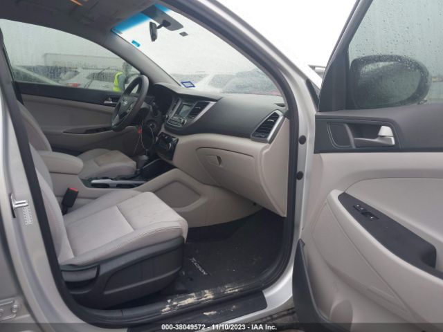 Photo 4 VIN: KM8J33A44HU587396 - HYUNDAI TUCSON 