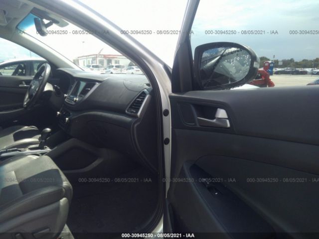 Photo 4 VIN: KM8J33A44JU635954 - HYUNDAI TUCSON 