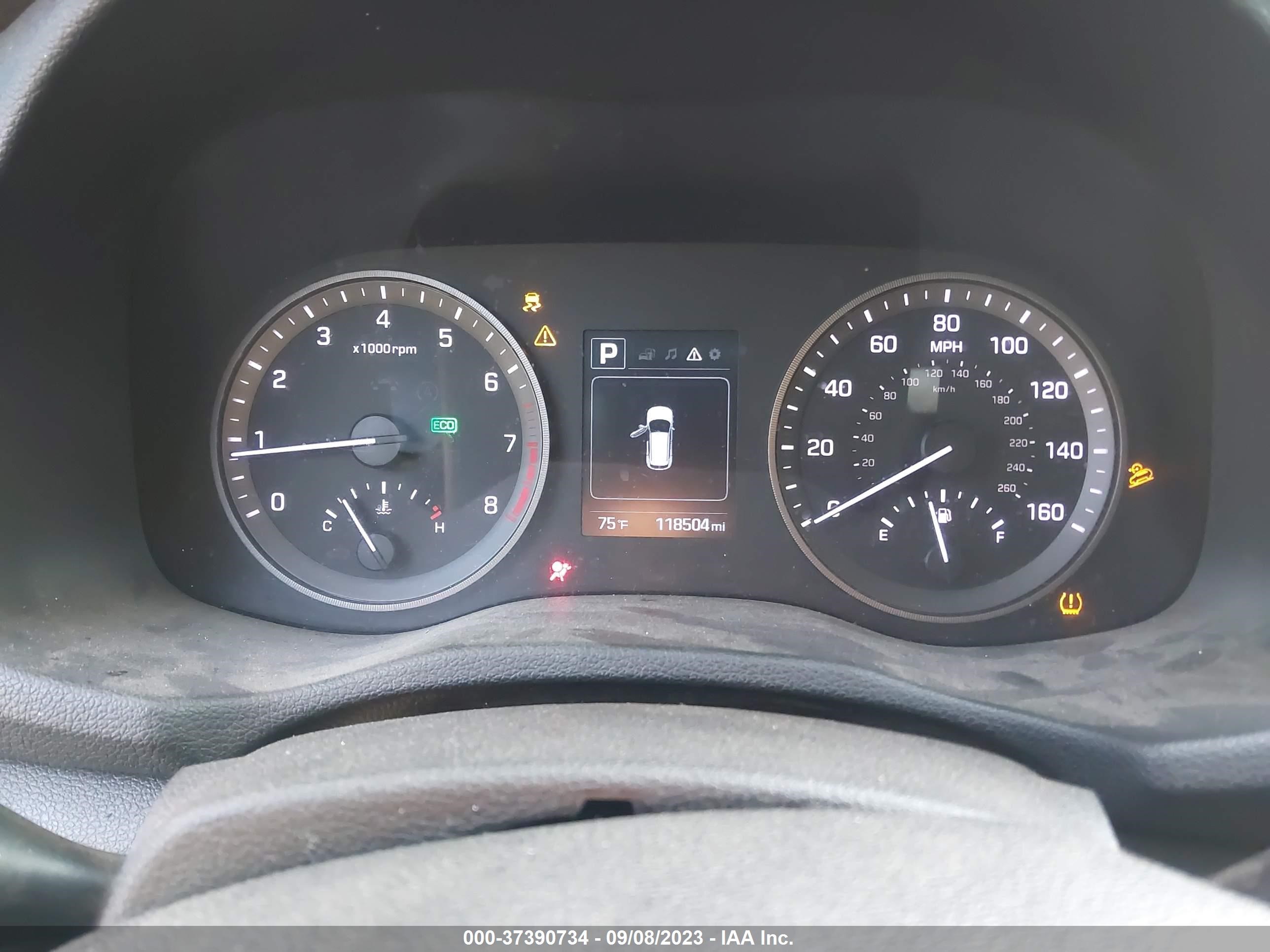 Photo 6 VIN: KM8J33A44JU662037 - HYUNDAI TUCSON 