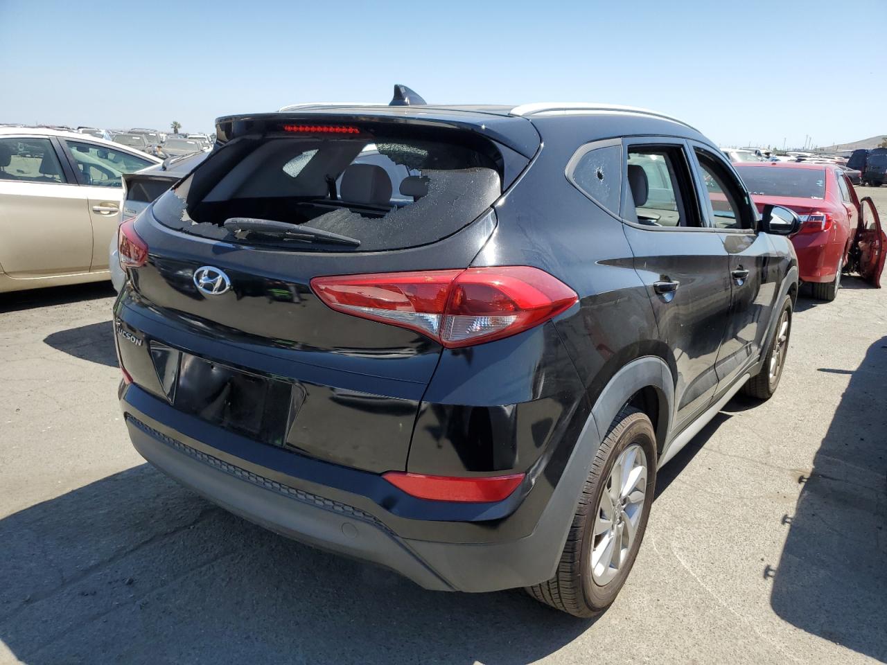 Photo 2 VIN: KM8J33A44JU700673 - HYUNDAI TUCSON 