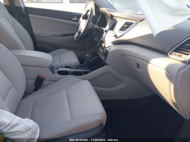 Photo 4 VIN: KM8J33A44JU724925 - HYUNDAI TUCSON 