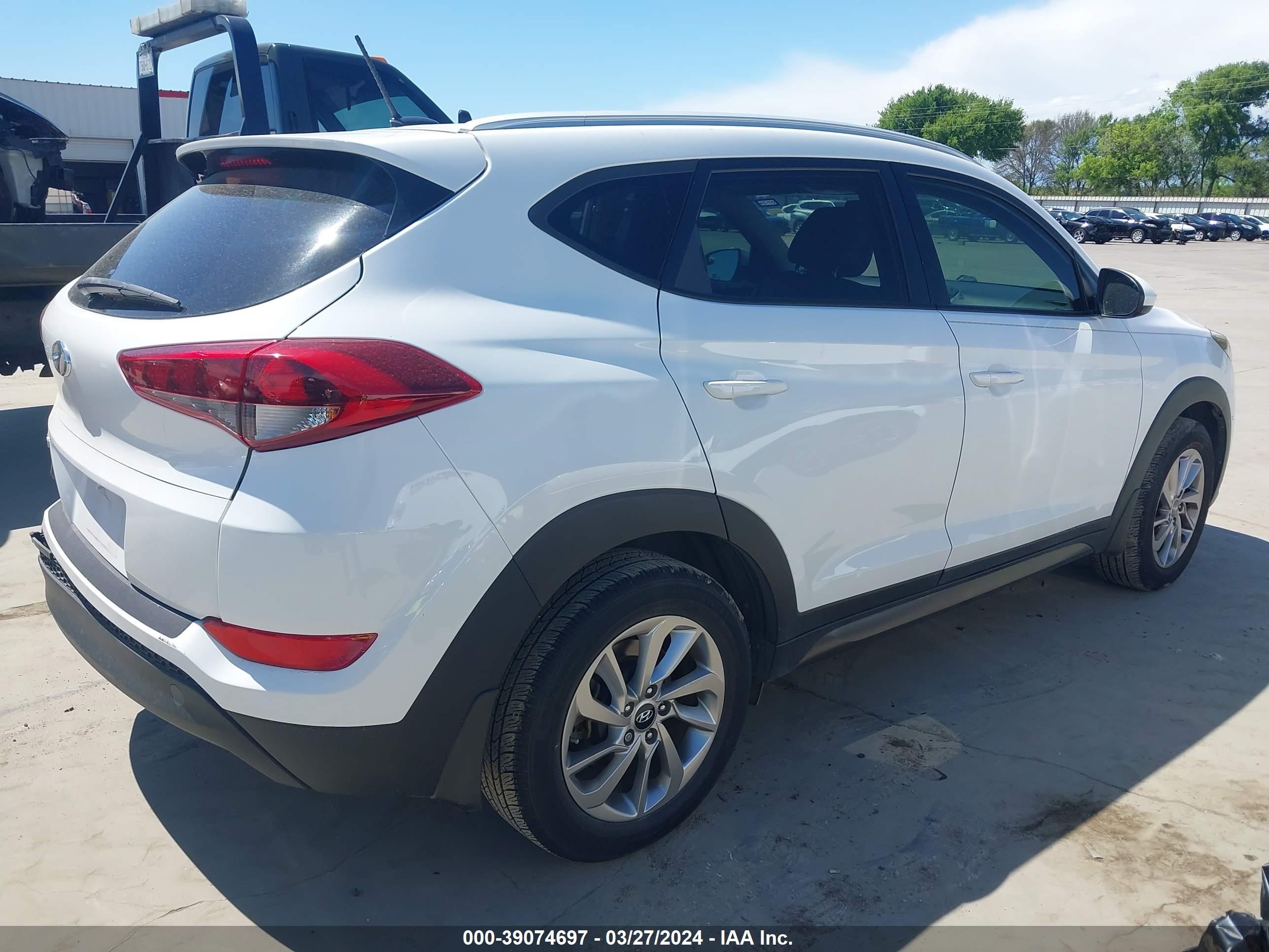 Photo 3 VIN: KM8J33A45GU041253 - HYUNDAI TUCSON 