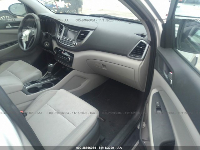 Photo 4 VIN: KM8J33A45GU053385 - HYUNDAI TUCSON 