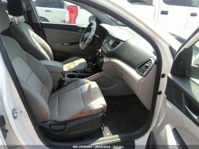 Photo 4 VIN: KM8J33A45GU174210 - HYUNDAI TUCSON 